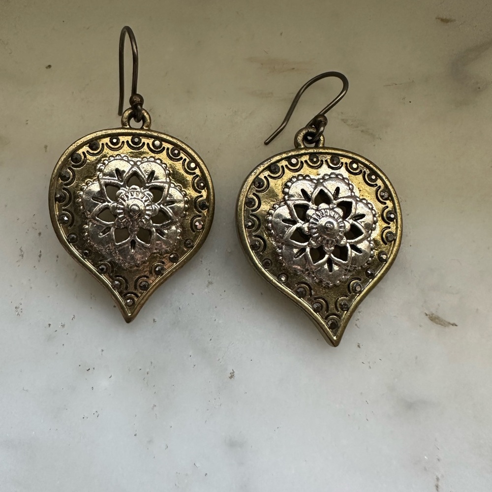 Elegant Gold Floral Drop Earrings
